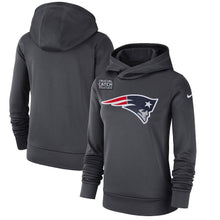Load image into Gallery viewer, Women's New England Patriots Anthracite Crucial Catch Performance Pullover Hoodie Super Bowl